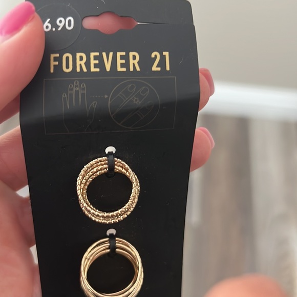 Set of rings and knuckle rings - Picture 5 of 5